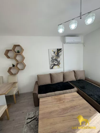 JANKA ČMELIKA | 4zida.rs