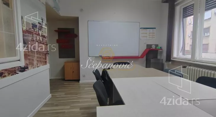 Sedmosoban stan | 4zida