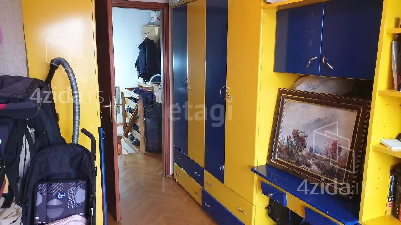 Šestosoban stan | 4zida