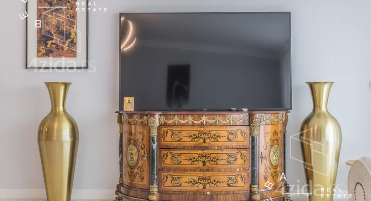 Šestosoban stan | 4zida