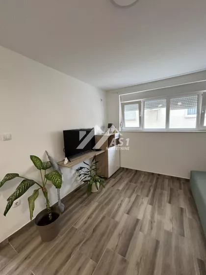 Jovana Bijelića | 4zida.rs