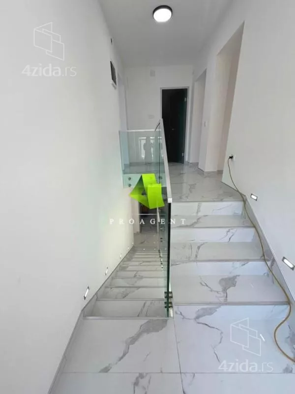 Kancelarija | 4zida