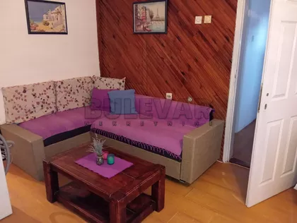Kninska | 4zida.rs