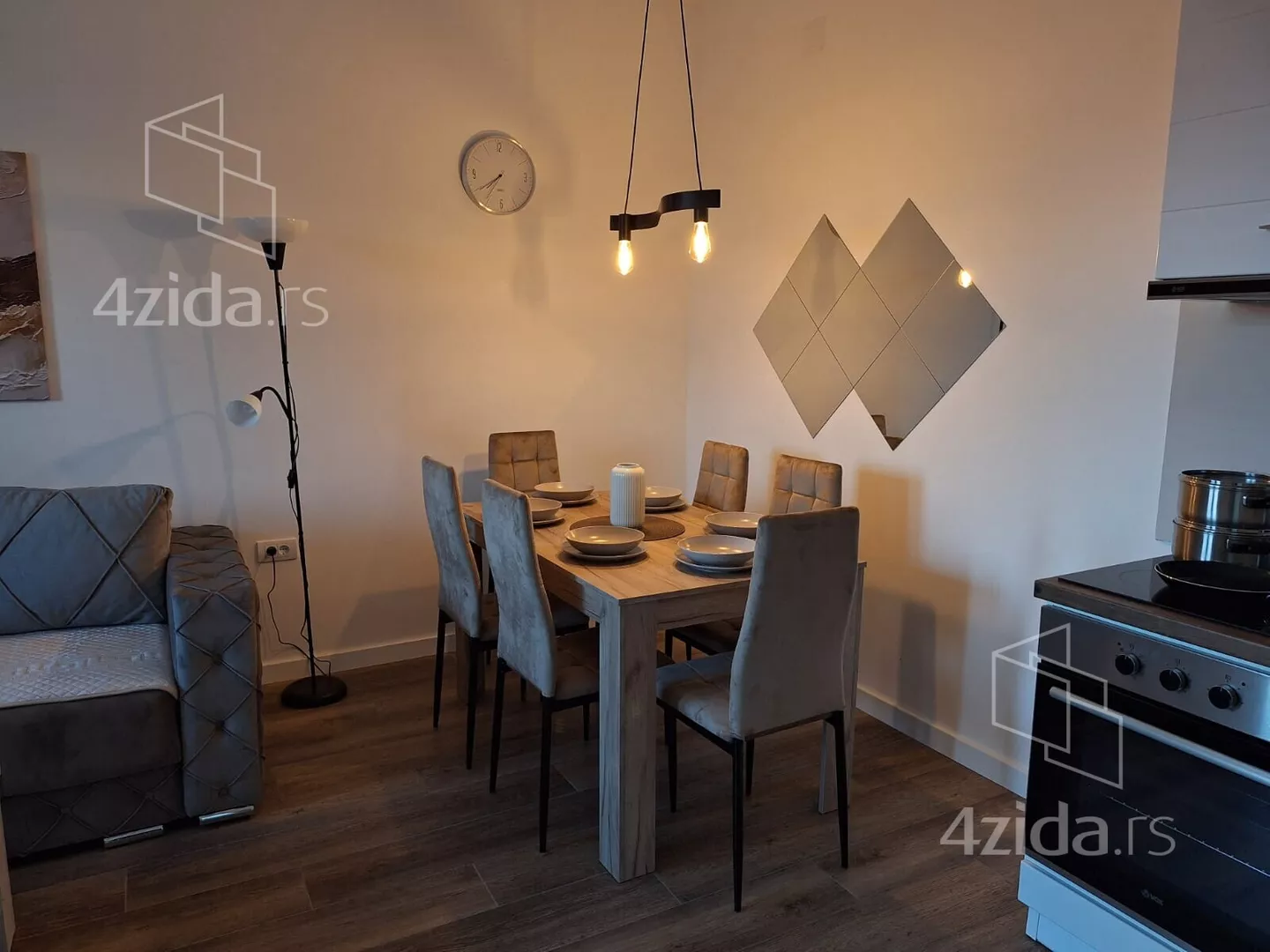 Jednoiposoban stan | 4zida
