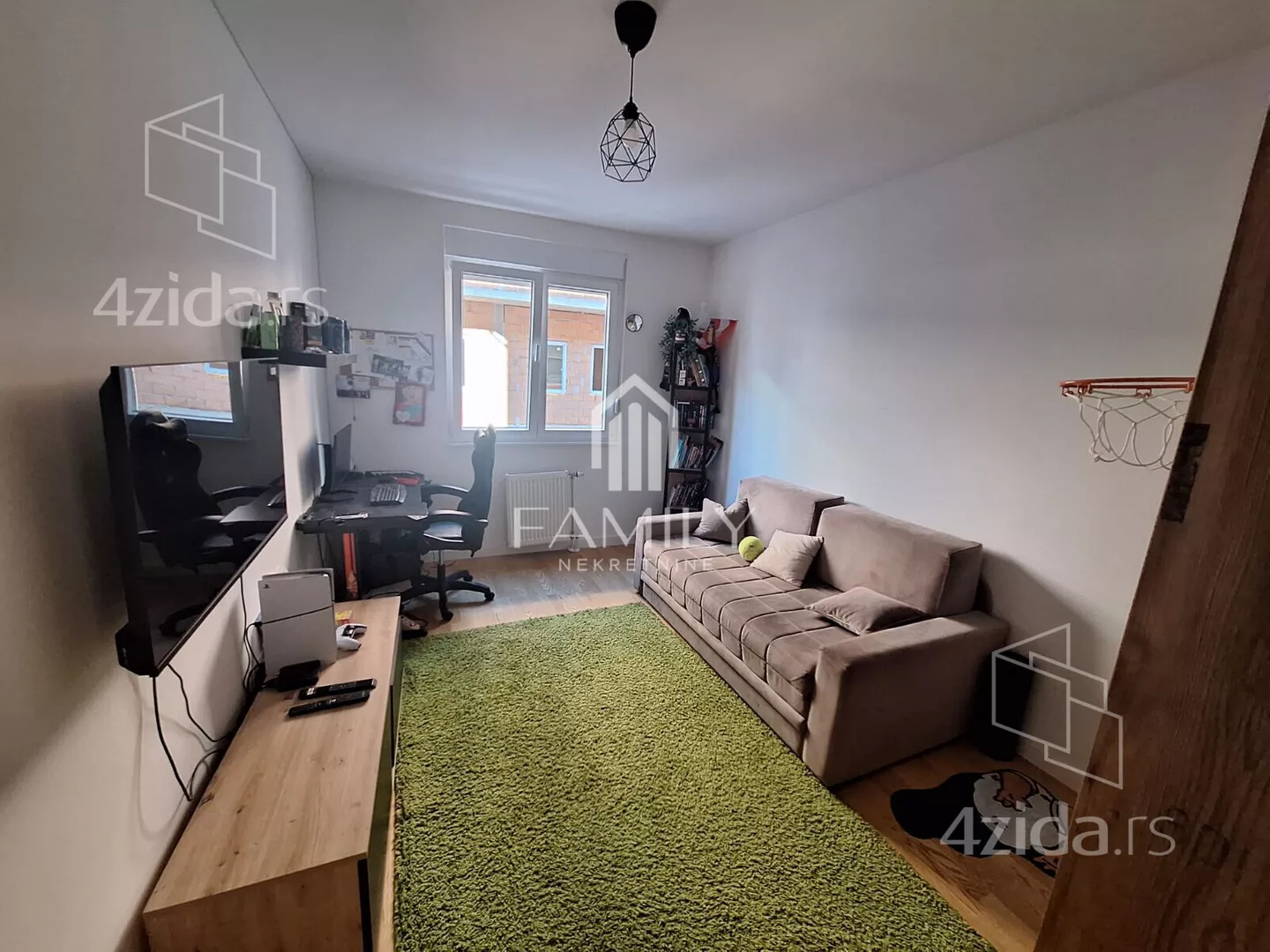 Troiposoban stan | 4zida