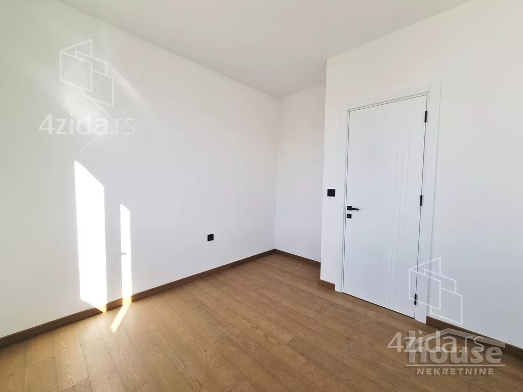 Četvoroiposoban stan | 4zida