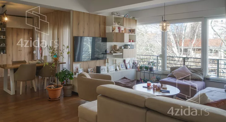 Petosoban stan | 4zida