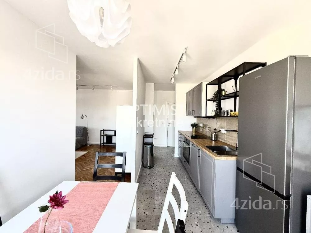 Petosoban stan | 4zida