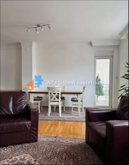 Crveni Krst Vračar | 4zida.rs