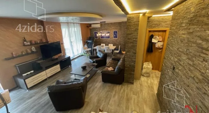 Petosoban stan | 4zida