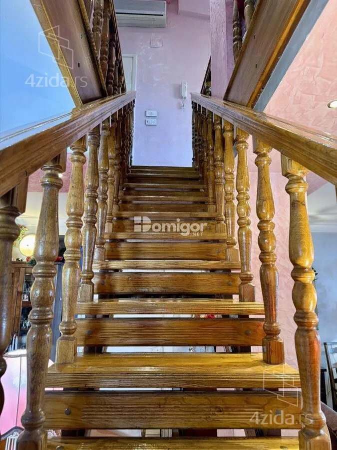 Četvoroiposoban stan | 4zida