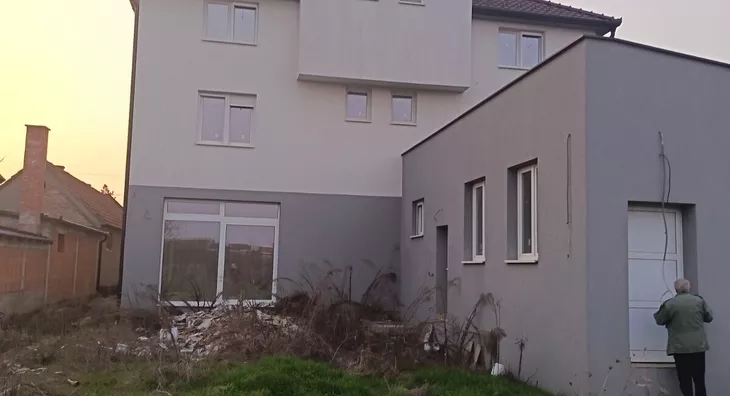 Poslovna zgrada | 4zida