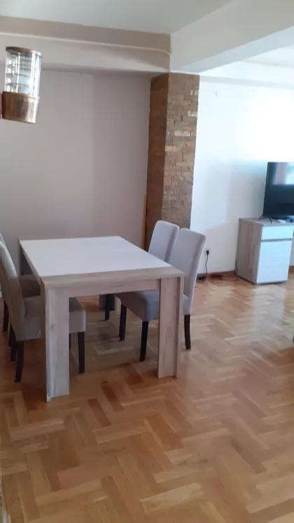 Crveni Krst Vračar | 4zida.rs