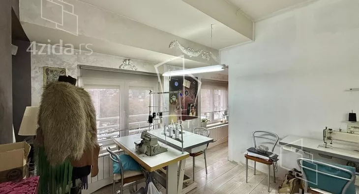 Petosoban stan | 4zida