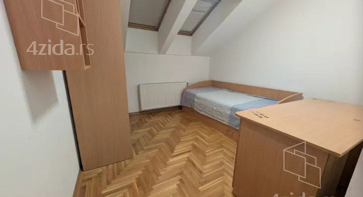 Šestosoban stan | 4zida