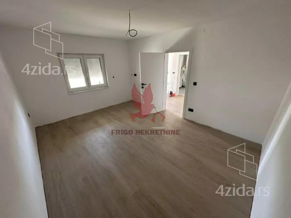 Četvoroiposoban stan | 4zida