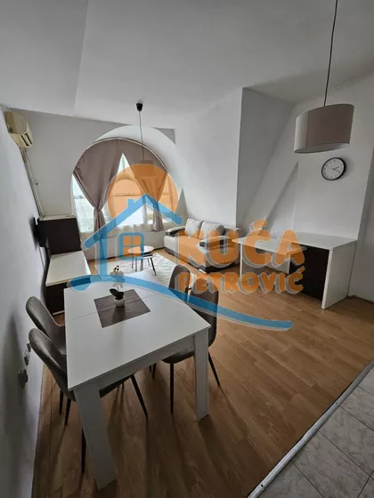 Obrenovićeva | 4zida.rs