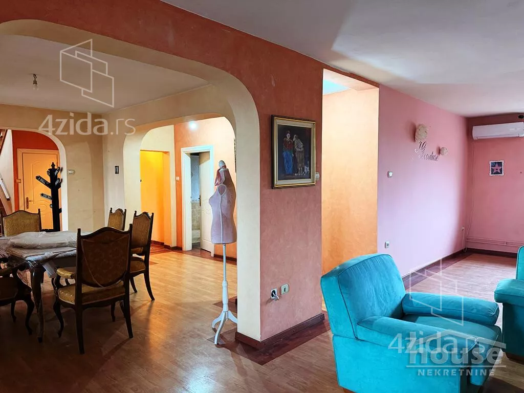 Petosoban stan | 4zida