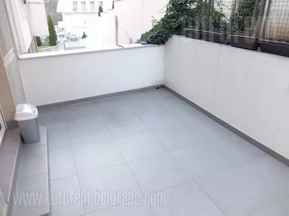 DEDINJE BELI DVOR | 4zida.rs