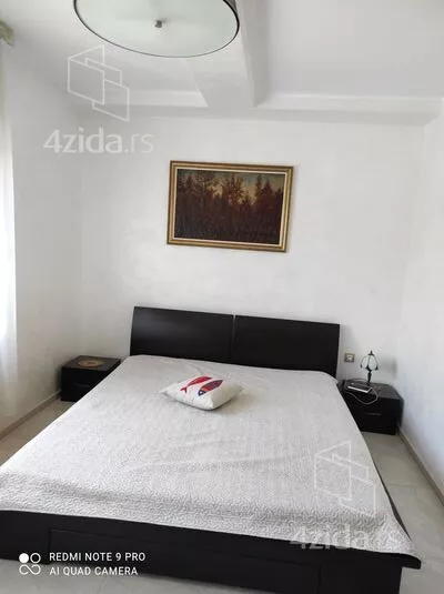Šestosoban stan | 4zida
