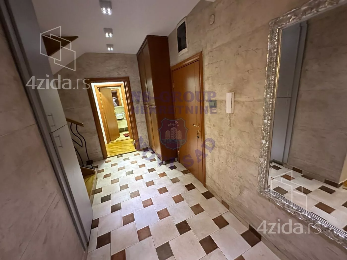 Četvorosoban stan | 4zida