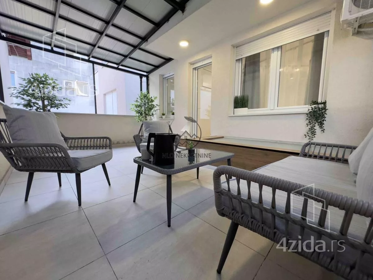 Troiposoban stan | 4zida