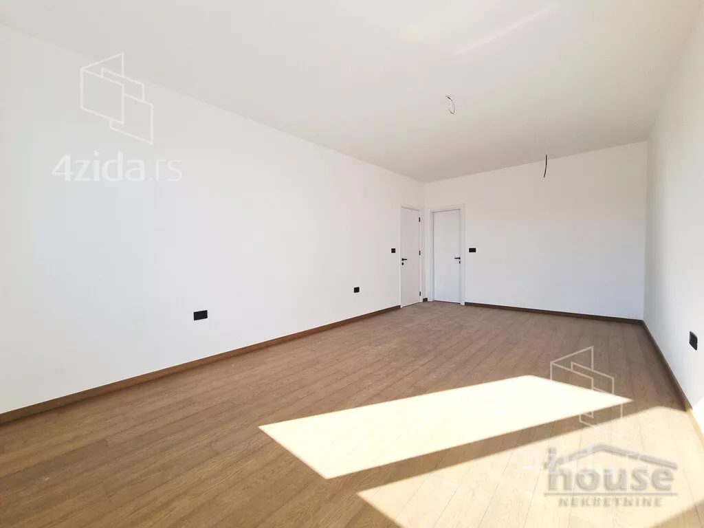 Četvoroiposoban stan | 4zida