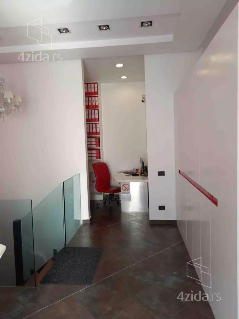 Poslovni prostor | 4zida