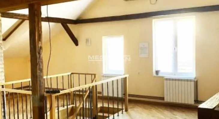 Petoiposoban stan | 4zida