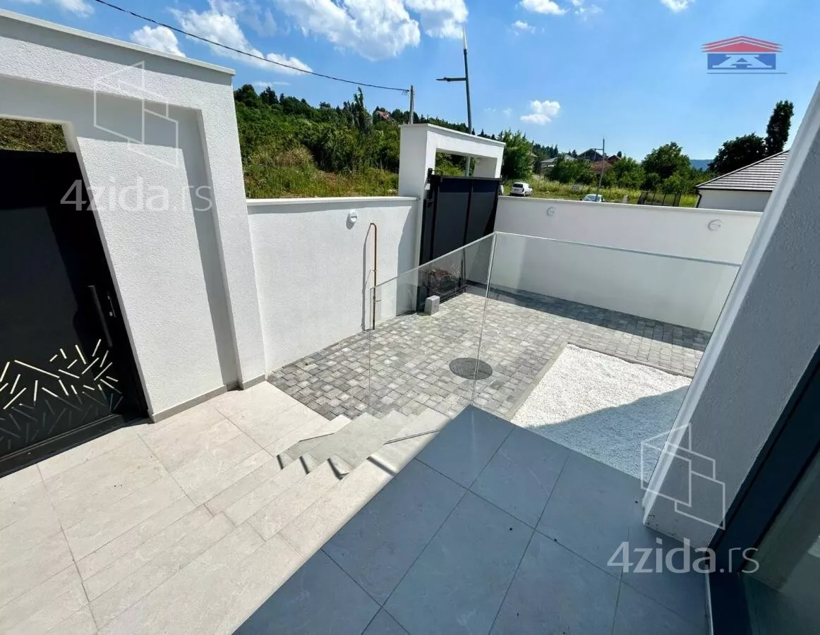 Kuća | 4zida
