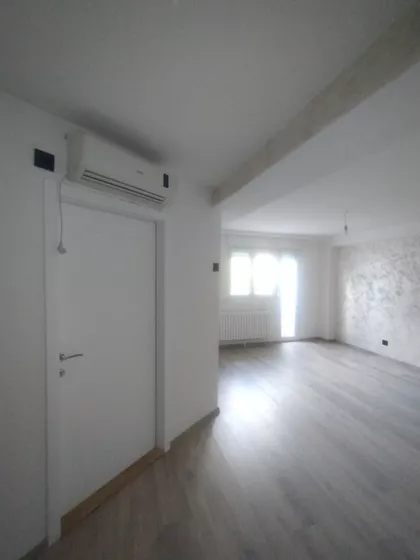 Pariske Komune | 4zida.rs