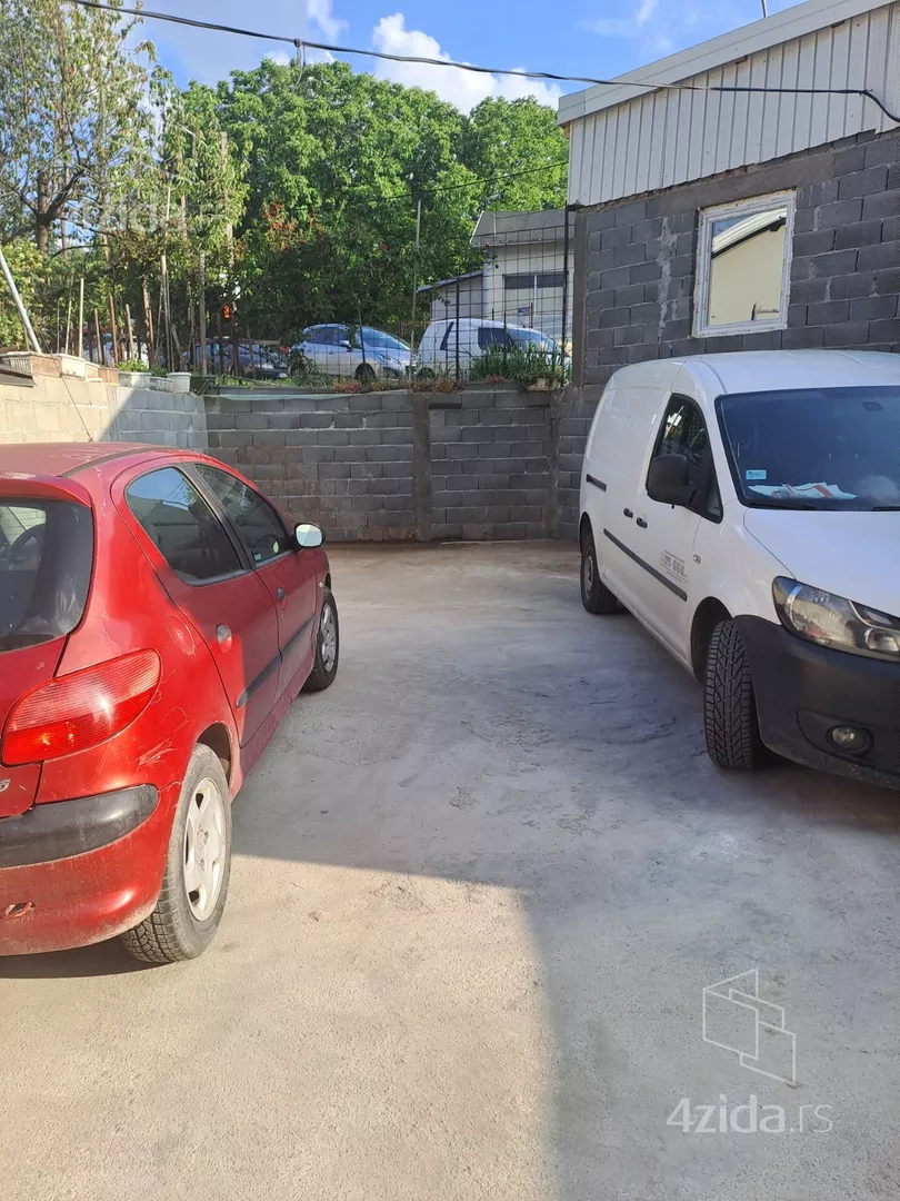 Parking | 4zida