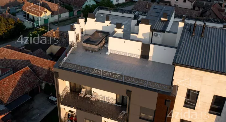 Troiposoban stan | 4zida