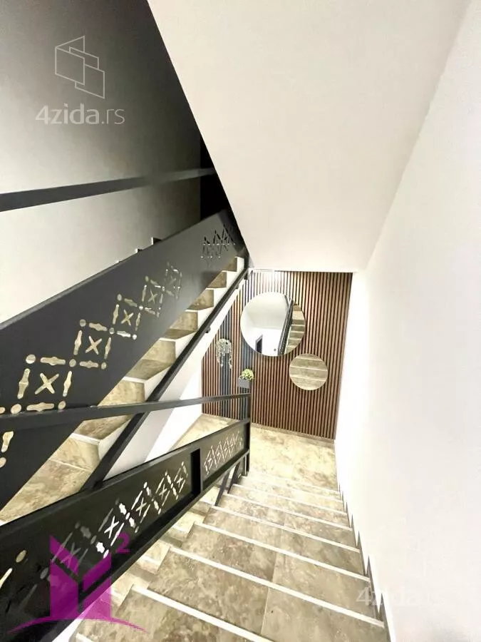 Četvoroiposoban stan | 4zida