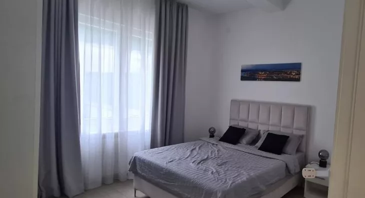 Šestosoban stan | 4zida