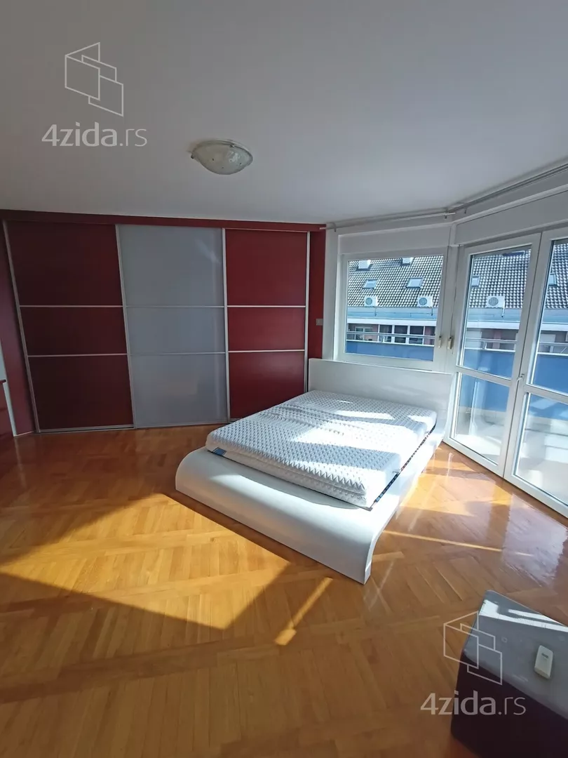 Četvoroiposoban stan | 4zida