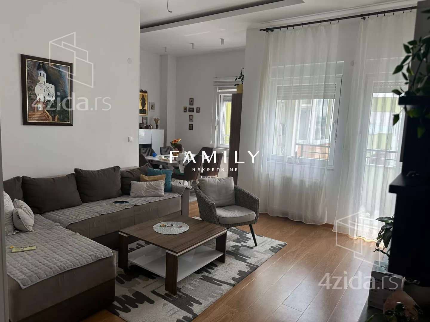 Trosoban stan | 4zida