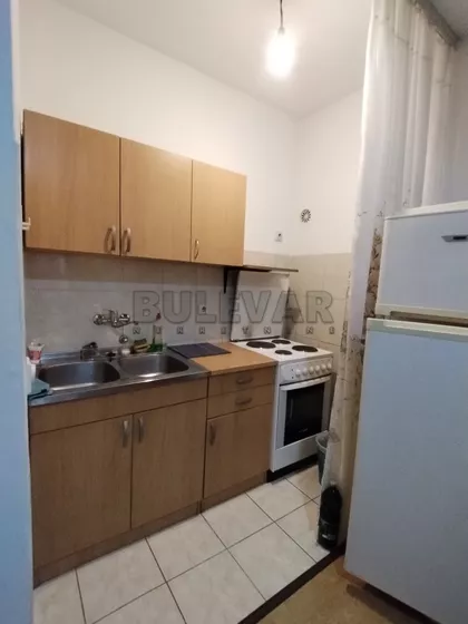 Zmaj Jovina | 4zida.rs