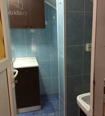 Lokal | 4zida