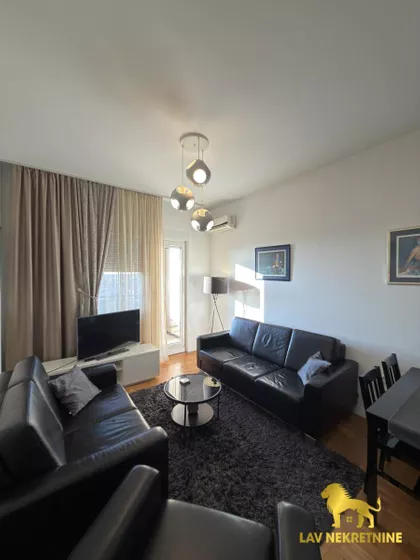 VARDARSKA | 4zida.rs