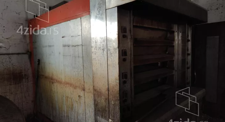 Poslovna zgrada | 4zida