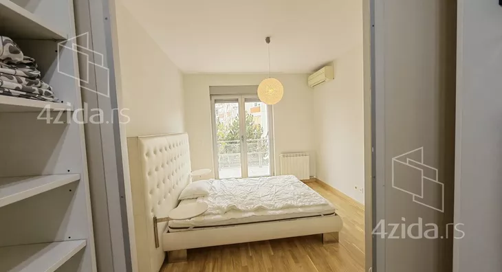 Četvoroiposoban stan | 4zida