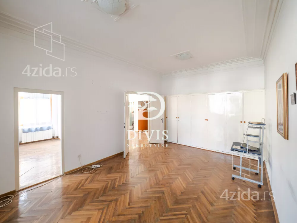 Četvoroiposoban stan | 4zida