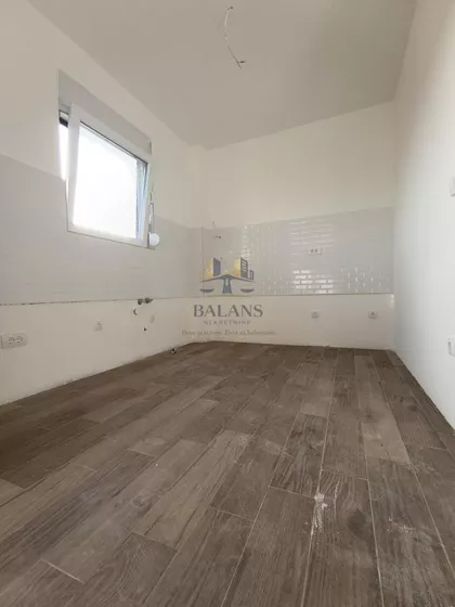 Stari Banovci | 4zida.rs