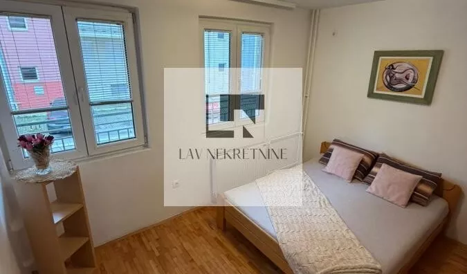 Šestosoban stan | 4zida