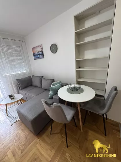 JANKA ČMELIKA | 4zida.rs