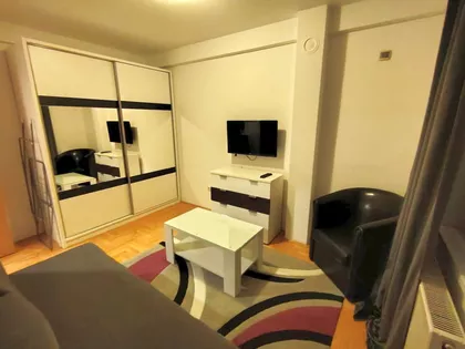 Milovana Gušića 38A | 4zida.rs