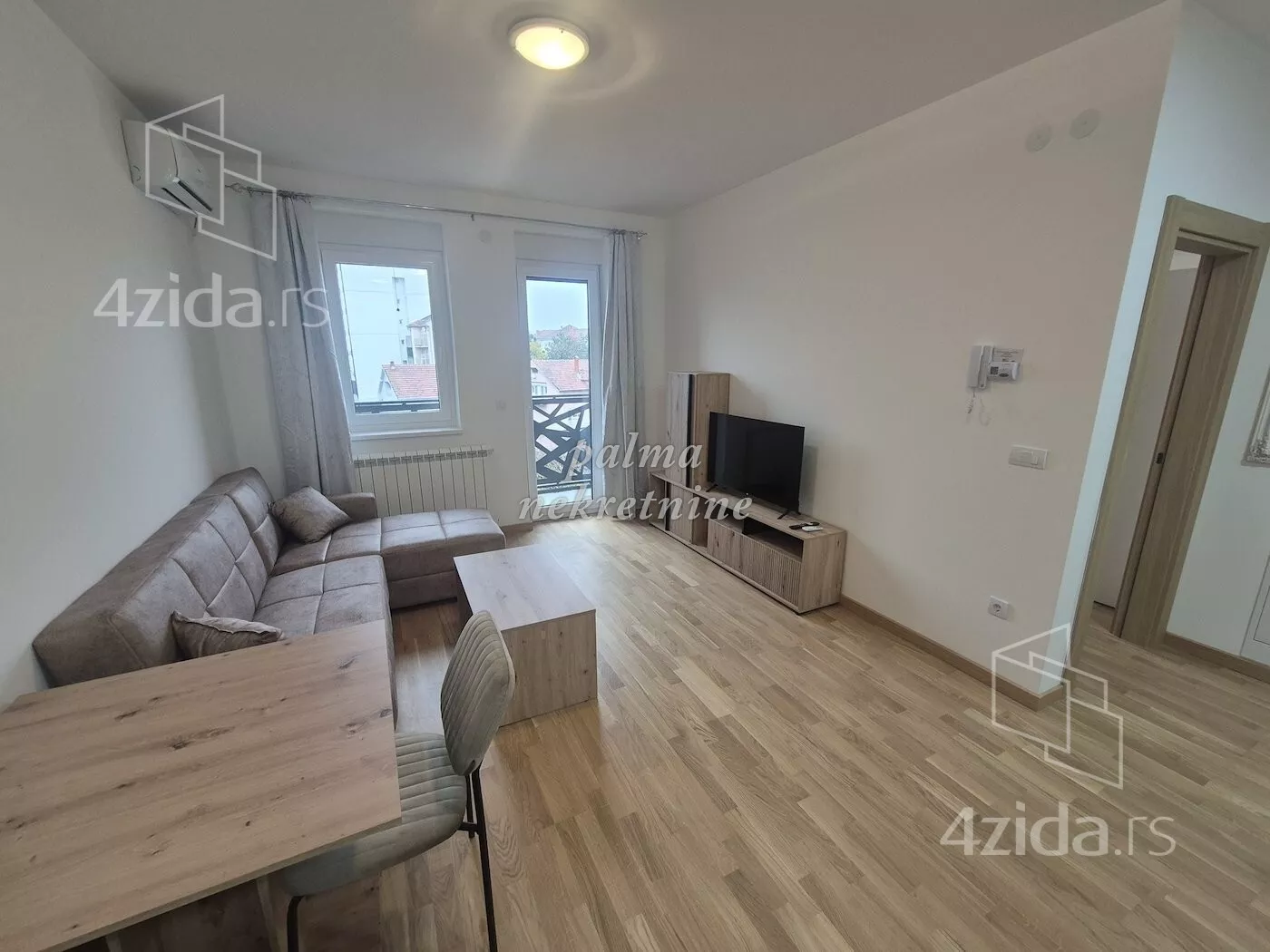 Jednoiposoban stan | 4zida