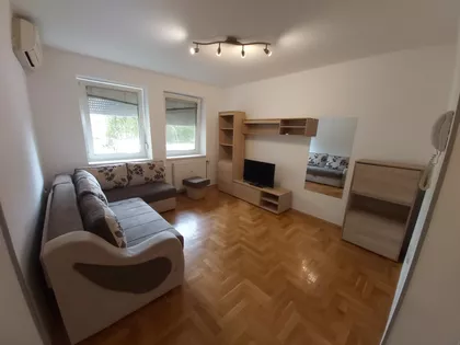 Antona Aškerca 42 | 4zida.rs