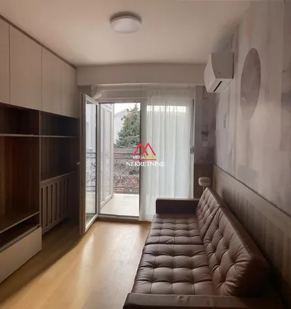 Pavla Papa | 4zida.rs